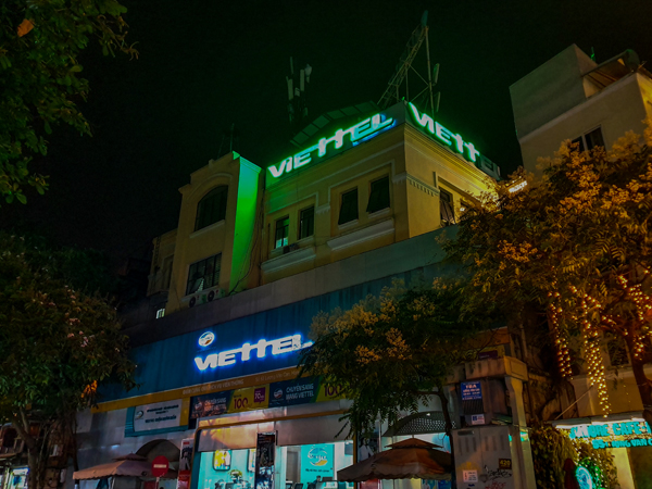 5G試験を行うベトテル・グループの事務所兼店舗=19年4月、ベトナム・ハノイ