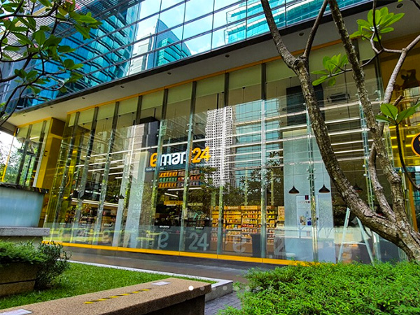 バンサーサウス店の外観。その後も出店を重ね、11月末時点で計8店舗まで増 やした(Eマート24マレーシア公式サイトより)