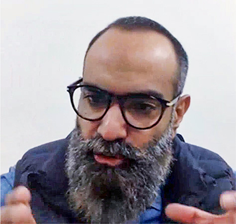 オンライン取材で「パキスタンのデニムメーカーの技術力は高い」と話すサリーミー氏(NNA撮影)