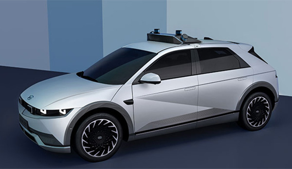 現代自が昨年公開したEV「アイオニック5」をベースとした自動運転試験車両=韓国(同社提供)